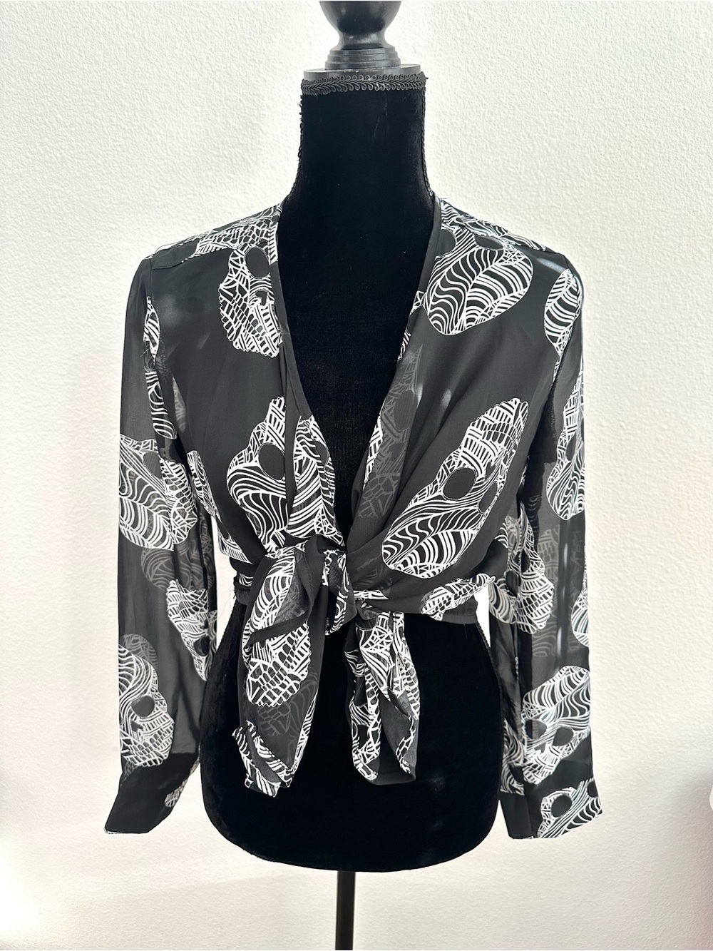 RARE SKULL SHEER TOP